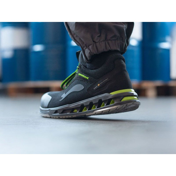 Safety shoe under MOON S1PL FO SC SR GIASCO