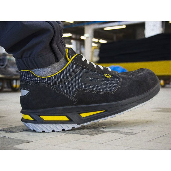 Low Security Shoe with Leopard S1P Giasco holes