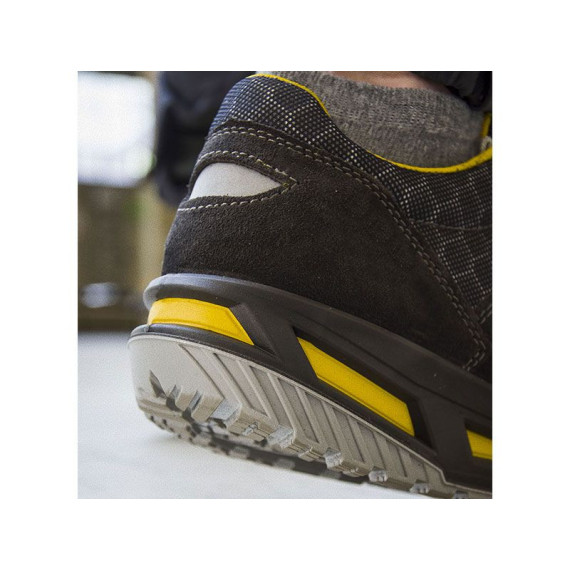 Low Security Shoe with Leopard S1P Giasco holes