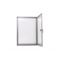 Magnetic showcase with closure
