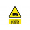 Señal advertencia ¡Peligro! salida de camiones (texto y pictograma) COFAN