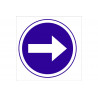 Signal à pictogramme Direction droite obligatoire