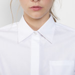 Camicia basic a maniche lunghe con taglio aderente e tappo con bottoni SOFIA L/S ROLY