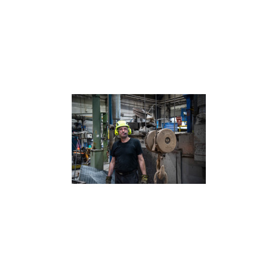 Bluetooth® earmuffs MT15H7P3EWS6 with level-dependent functionality and helmet attachment 3M