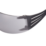 Lunettes de protection de la lentille grise, montage noir et vert, anti-lid / antiforme 3m. Ref: SF402AF