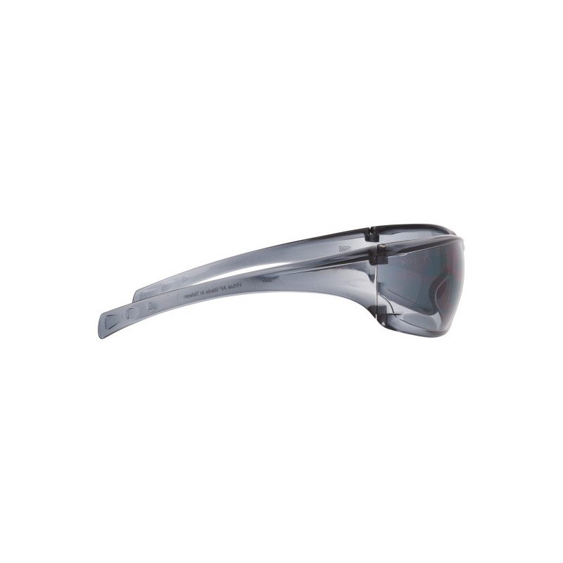 Les lunettes de sécurité à lentille grise et monture noire et verte, anti rayures/antiévaporateur 3M