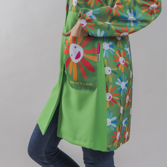 Bata mujer piropo de Agatha Ruiz de la Prada bolsillo con forma de corazón, tejido sarga UNIFORMES GARY'S 500021