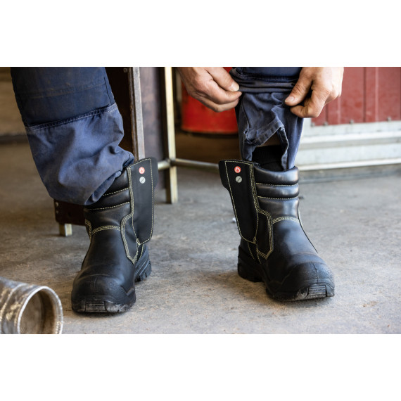 Boot with impact protection 1948S