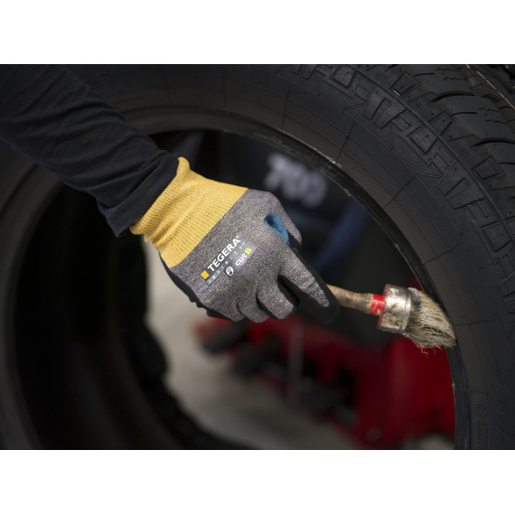 Luva flexível resistente ao corte nível B, adequada para táteis TEGERA INFINITY 8805R.