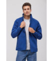 Softshell liso con presillas a contraste. Cuello alto con cinta personalizada cubrecosturas en el interior RN2010002
