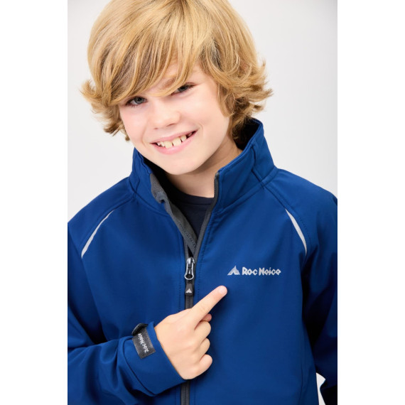 Plain children's softshell. High collar with personalized tape and inner seam cover RN3010001.