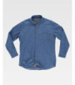 Camisa en tejido vaquero de cuello clásico y cierre central de botones B8600