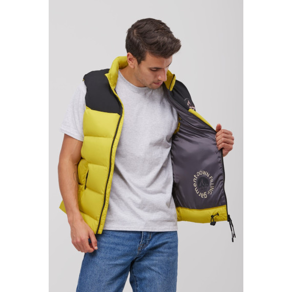 Chaleco SÜOL combinado, relleno de pluma 80:20 que asegura la regulación del calor corporal. 12104101