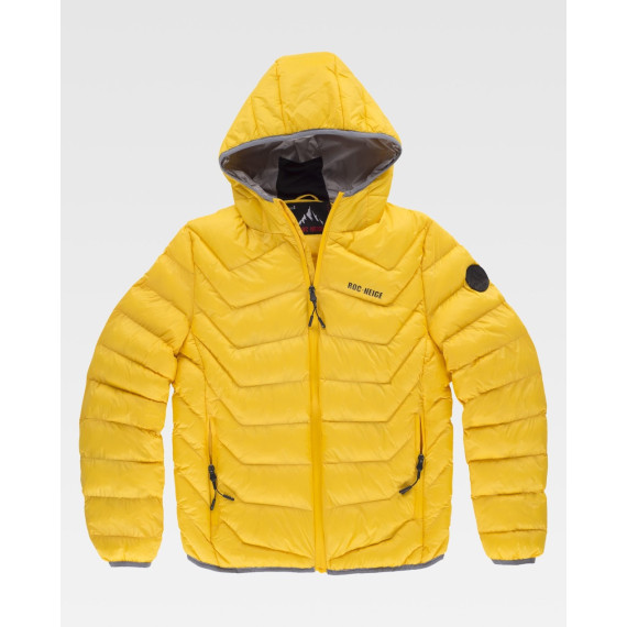 Padded jacket RËIF with a stitching pattern that enhances the image of the brand's characteristic yoke. 12103101